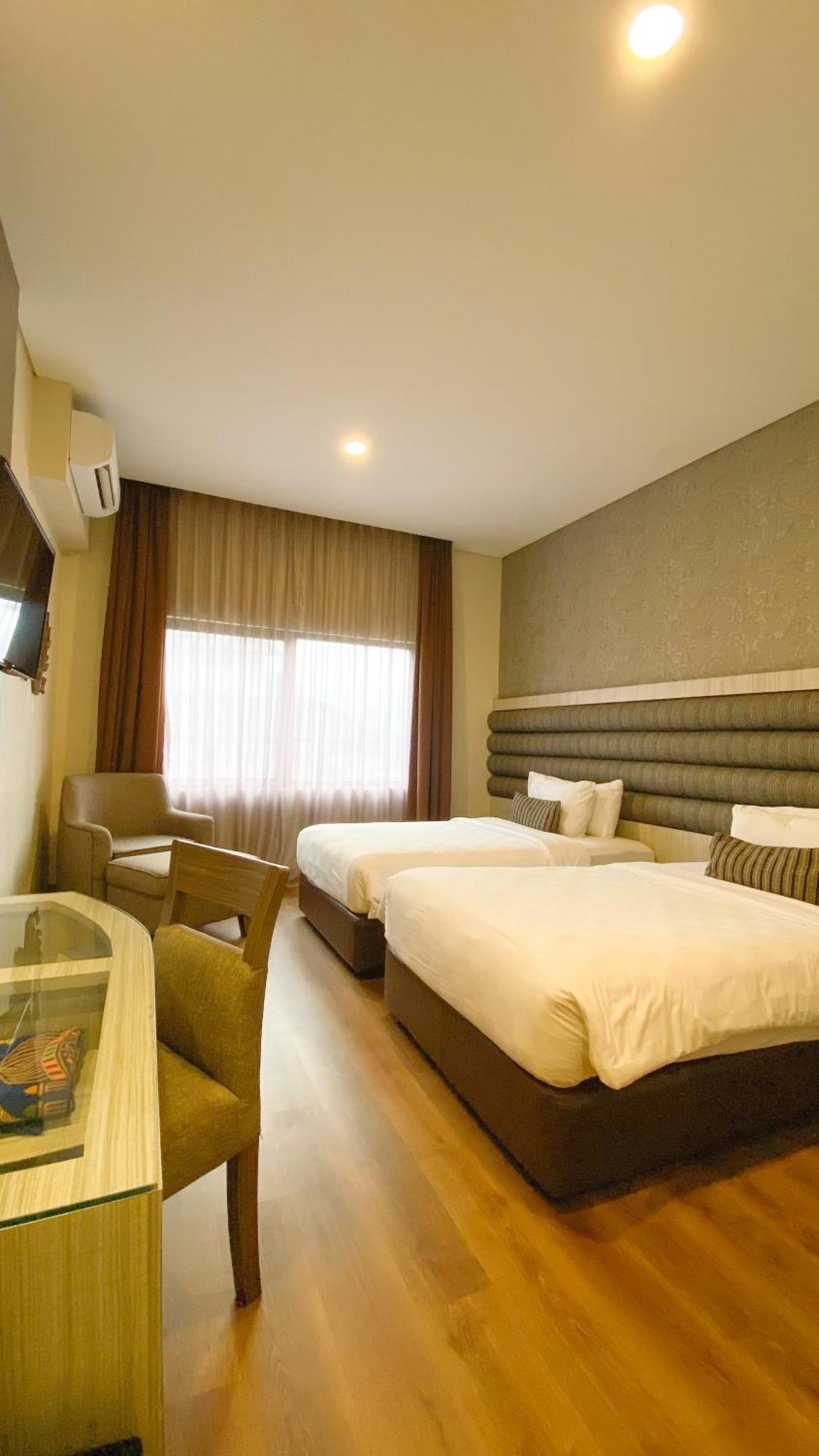 Hotel Gren Alia Jakarta Exterior foto