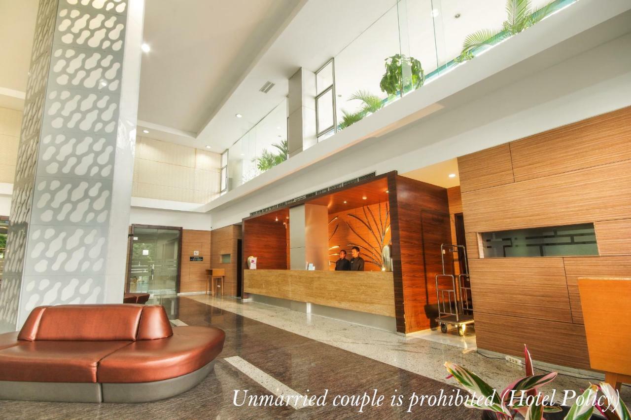 Hotel Gren Alia Jakarta Exterior foto